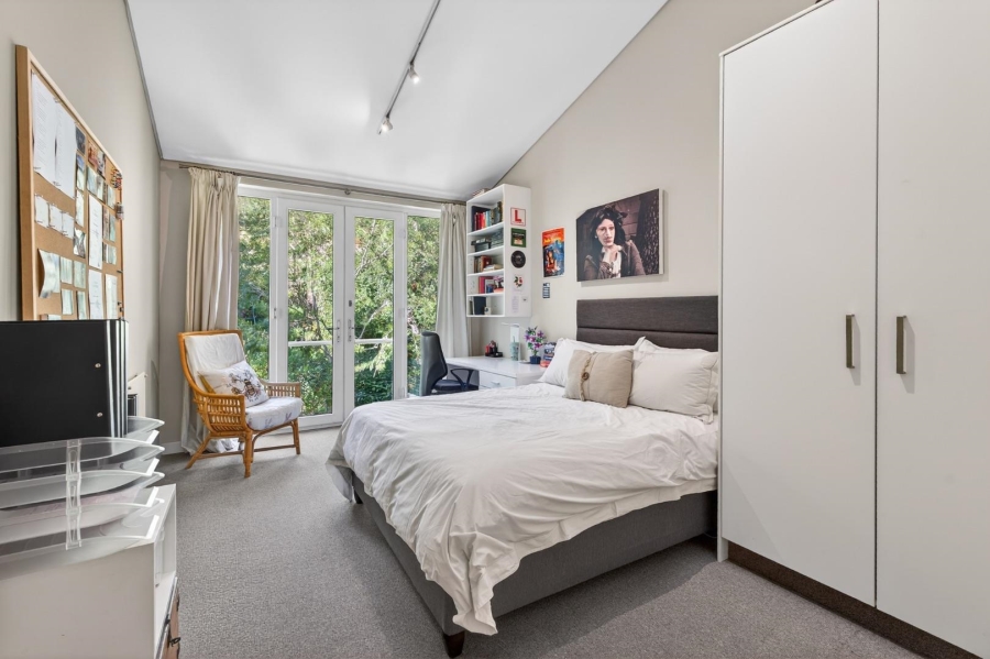 3 Bedroom Property for Sale in Vredehoek Western Cape